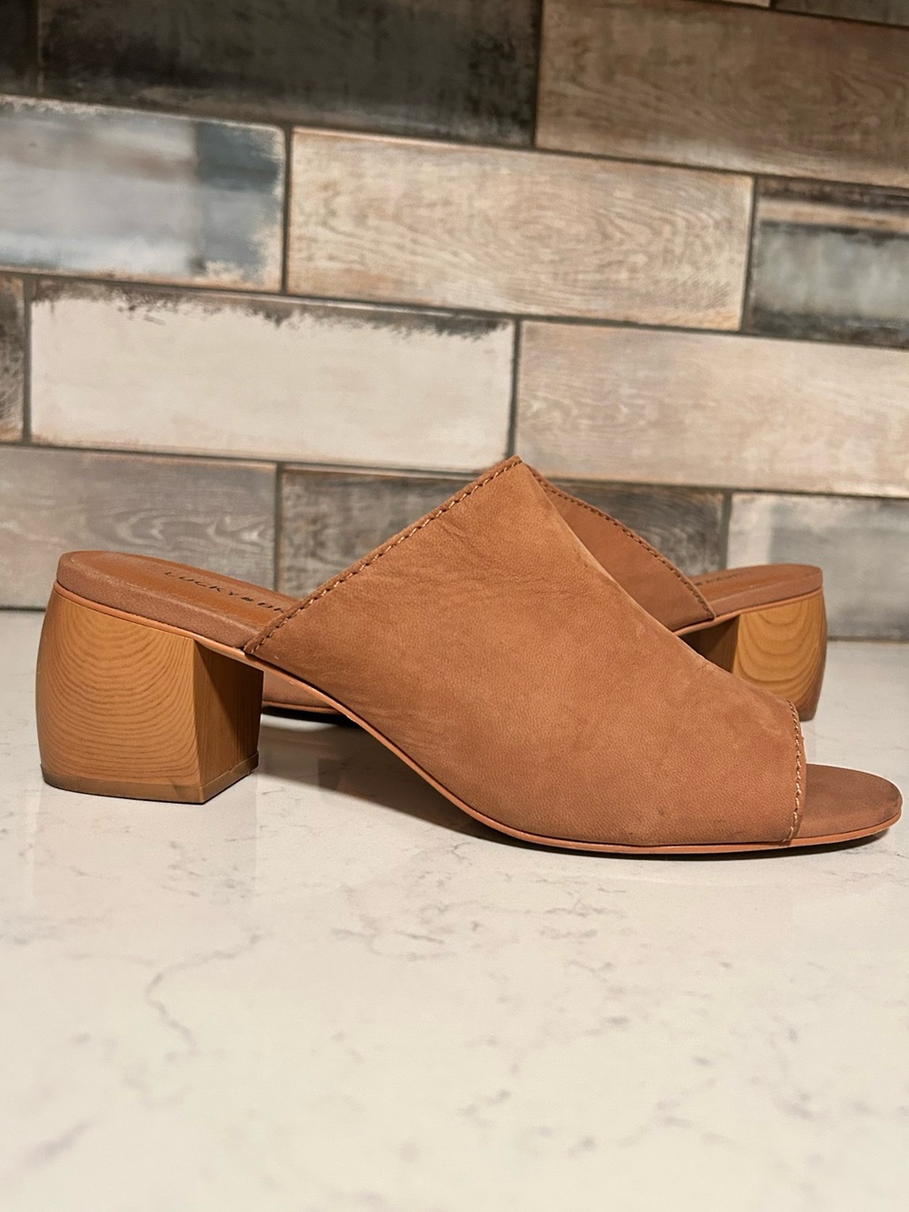 🍀Lucky Brand Nicholia Brown Leather Mules Sandals Chunky Block Heel - Picture 3 of 16